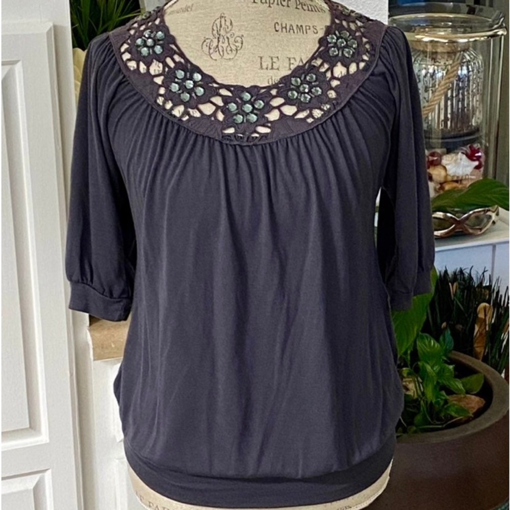 CHARLOTTE RUSSE TOP SIZE MEDIUM